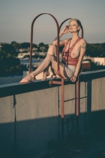 henna model busty boobs breasts nyc brooklyn tits rooftop