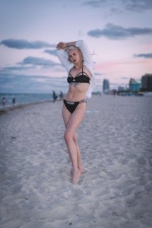 Karyna Bielik bikini beach miami